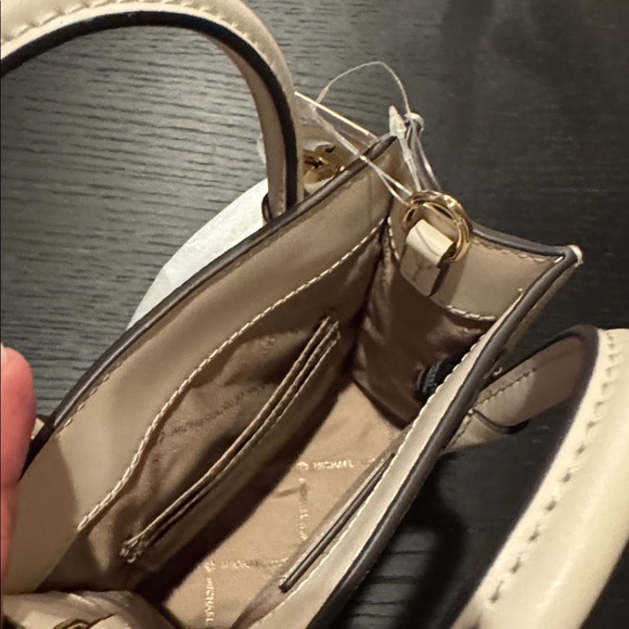MICHAEL Michael Kors Mercer XS Pebbled Leather Light Cream Crossbody Bag. NWT. - Picture 6 of 6